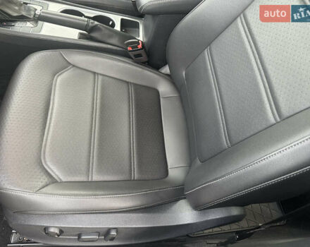Фольксваген Пассат 2020 в Киеве на Automoto.ua Серый Фольксваген Пассат, объемом двигателя 2 л и пробегом 129 тыс. км за 17999 $, фото 33 на Automoto.ua
