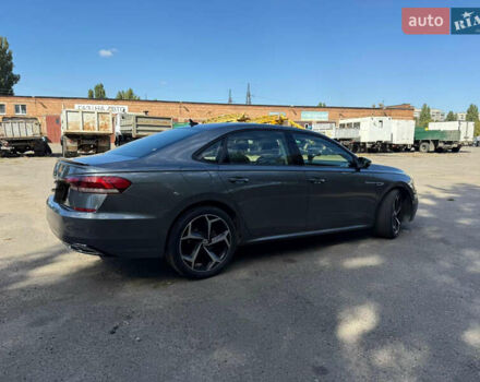 Сірий Фольксваген Пассат, об'ємом двигуна 2 л та пробігом 173 тис. км за 18350 $, фото 6 на Automoto.ua