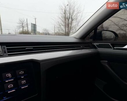 Серый Фольксваген Пассат, объемом двигателя 1.97 л и пробегом 207 тыс. км за 24000 $, фото 143 на Automoto.ua