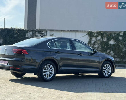 Серый Фольксваген Пассат, объемом двигателя 2 л и пробегом 181 тыс. км за 24900 $, фото 2 на Automoto.ua