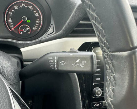 Фольксваген Пассат 2020 в Киеве на Automoto.ua Серый Фольксваген Пассат, объемом двигателя 2 л и пробегом 129 тыс. км за 17999 $, фото 39 на Automoto.ua