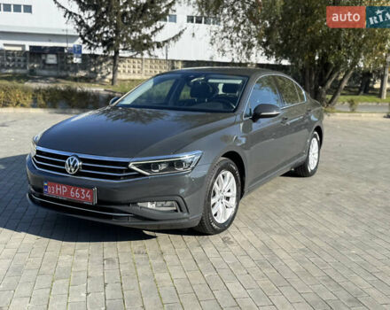 Серый Фольксваген Пассат, объемом двигателя 2 л и пробегом 181 тыс. км за 24900 $, фото 1 на Automoto.ua