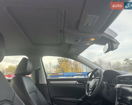 Фольксваген Пассат 2020 в Киеве на Automoto.ua Серый Фольксваген Пассат, объемом двигателя 2 л и пробегом 129 тыс. км за 17999 $, фото 26 на Automoto.ua