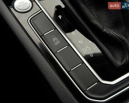 Серый Фольксваген Пассат, объемом двигателя 1.97 л и пробегом 207 тыс. км за 24000 $, фото 135 на Automoto.ua