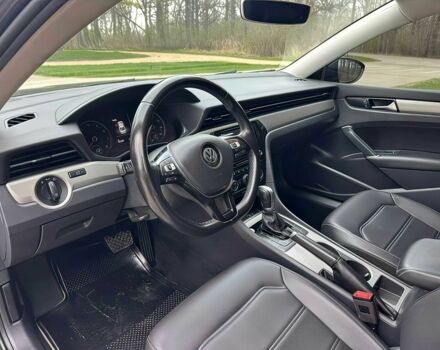 Сірий Фольксваген Пассат, об'ємом двигуна 2 л та пробігом 50 тис. км за 13000 $, фото 8 на Automoto.ua