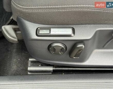 Серый Фольксваген Пассат, объемом двигателя 1.97 л и пробегом 207 тыс. км за 24000 $, фото 74 на Automoto.ua