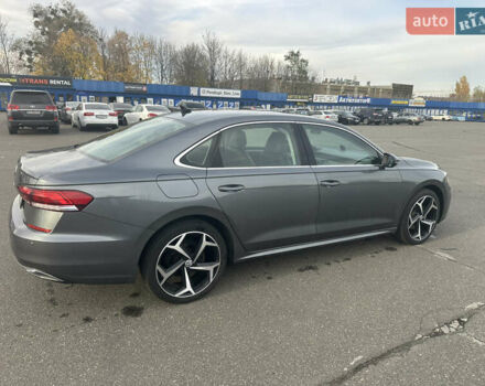 Фольксваген Пассат 2020 в Киеве на Automoto.ua Серый Фольксваген Пассат, объемом двигателя 2 л и пробегом 129 тыс. км за 17999 $, фото 10 на Automoto.ua