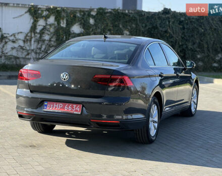 Серый Фольксваген Пассат, объемом двигателя 2 л и пробегом 181 тыс. км за 24900 $, фото 4 на Automoto.ua