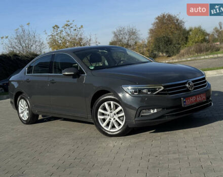 Серый Фольксваген Пассат, объемом двигателя 2 л и пробегом 181 тыс. км за 24900 $, фото 63 на Automoto.ua