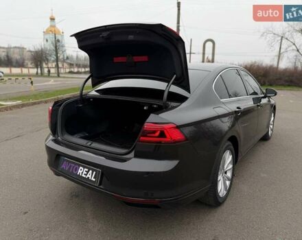 Серый Фольксваген Пассат, объемом двигателя 1.97 л и пробегом 207 тыс. км за 24000 $, фото 56 на Automoto.ua