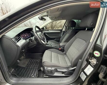 Серый Фольксваген Пассат, объемом двигателя 1.97 л и пробегом 207 тыс. км за 24000 $, фото 62 на Automoto.ua