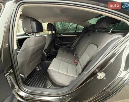 Серый Фольксваген Пассат, объемом двигателя 1.97 л и пробегом 207 тыс. км за 24000 $, фото 64 на Automoto.ua