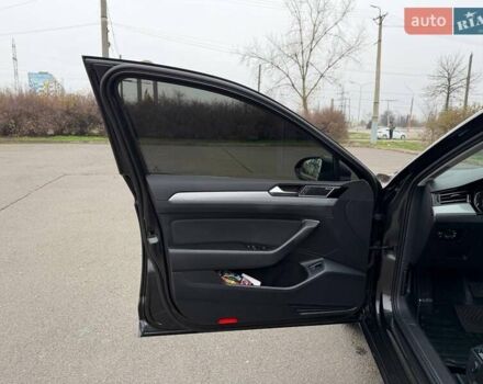 Серый Фольксваген Пассат, объемом двигателя 1.97 л и пробегом 207 тыс. км за 24000 $, фото 66 на Automoto.ua