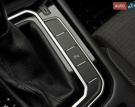 Серый Фольксваген Пассат, объемом двигателя 1.97 л и пробегом 207 тыс. км за 24000 $, фото 137 на Automoto.ua