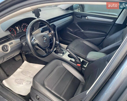 Серый Фольксваген Пассат, объемом двигателя 1.98 л и пробегом 119 тыс. км за 15500 $, фото 4 на Automoto.ua