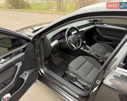 Серый Фольксваген Пассат, объемом двигателя 1.97 л и пробегом 207 тыс. км за 24000 $, фото 83 на Automoto.ua