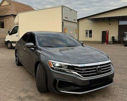 Серый Фольксваген Пассат, объемом двигателя 1.98 л и пробегом 61 тыс. км за 21300 $, фото 1 на Automoto.ua