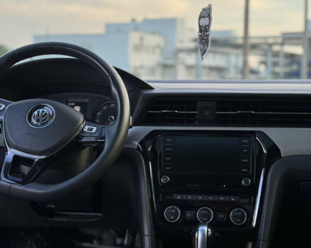 Фольксваген Пассат 2021 в Коростене на Automoto.ua Серый Фольксваген Пассат, объемом двигателя 1.98 л и пробегом 83 тыс. км за 17750 $, фото 11 на Automoto.ua