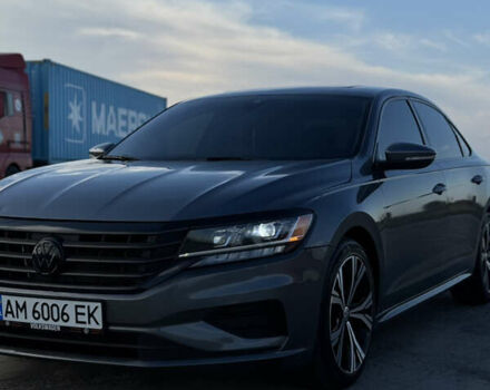 Фольксваген Пассат 2021 в Коростене на Automoto.ua Серый Фольксваген Пассат, объемом двигателя 1.98 л и пробегом 83 тыс. км за 17750 $, фото 3 на Automoto.ua