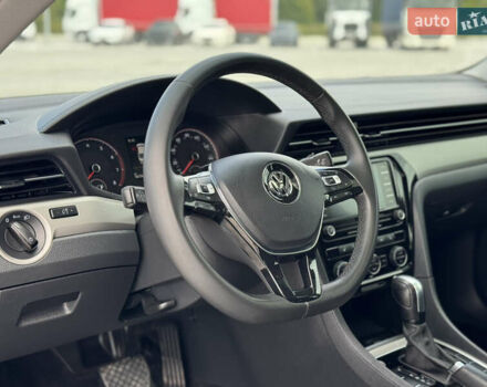 Фольксваген Пассат 2021 у Дубно на Automoto.ua Сірий Фольксваген Пассат, об'ємом двигуна 2 л та пробігом 162 тис. км за 16499 $, фото 13 на Automoto.ua