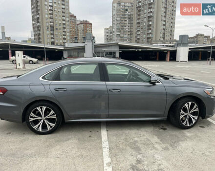 Серый Фольксваген Пассат, объемом двигателя 2 л и пробегом 105 тыс. км за 17800 $, фото 4 на Automoto.ua