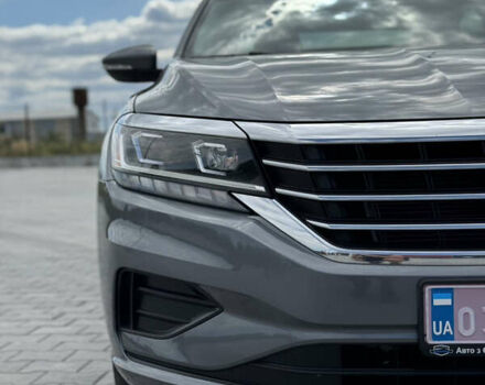 Фольксваген Пассат 2021 у Дубно на Automoto.ua Сірий Фольксваген Пассат, об'ємом двигуна 2 л та пробігом 162 тис. км за 16499 $, фото 9 на Automoto.ua