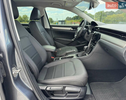 Фольксваген Пассат 2021 у Дубно на Automoto.ua Сірий Фольксваген Пассат, об'ємом двигуна 2 л та пробігом 162 тис. км за 16499 $, фото 23 на Automoto.ua