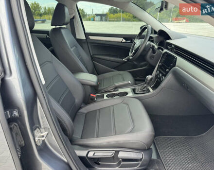 Фольксваген Пассат 2021 у Дубно на Automoto.ua Сірий Фольксваген Пассат, об'ємом двигуна 2 л та пробігом 162 тис. км за 16499 $, фото 25 на Automoto.ua