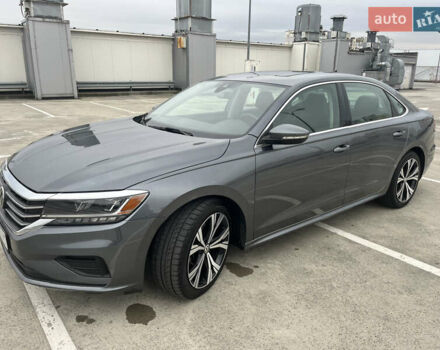 Серый Фольксваген Пассат, объемом двигателя 2 л и пробегом 105 тыс. км за 17800 $, фото 1 на Automoto.ua