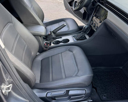 Серый Фольксваген Пассат, объемом двигателя 1.98 л и пробегом 126 тыс. км за 18000 $, фото 28 на Automoto.ua