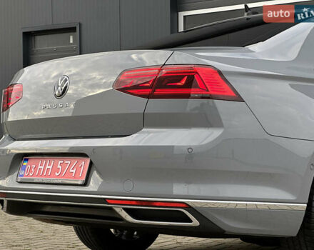 Серый Фольксваген Пассат, объемом двигателя 1.97 л и пробегом 189 тыс. км за 27999 $, фото 23 на Automoto.ua