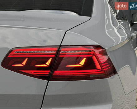 Серый Фольксваген Пассат, объемом двигателя 1.97 л и пробегом 189 тыс. км за 27999 $, фото 26 на Automoto.ua