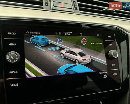 Серый Фольксваген Пассат, объемом двигателя 1.97 л и пробегом 189 тыс. км за 27999 $, фото 68 на Automoto.ua