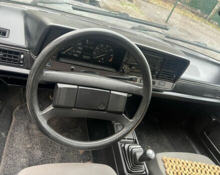 Серый Фольксваген Пассат, объемом двигателя 1.8 л и пробегом 400 тыс. км за 1300 $, фото 5 на Automoto.ua