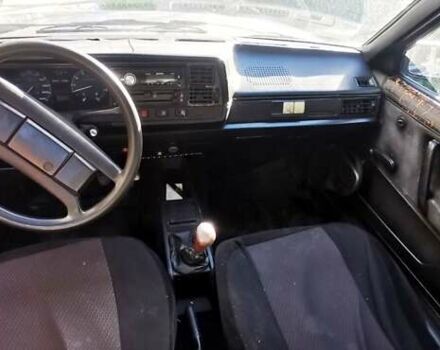 Серый Фольксваген Пассат, объемом двигателя 1.8 л и пробегом 330 тыс. км за 999 $, фото 6 на Automoto.ua