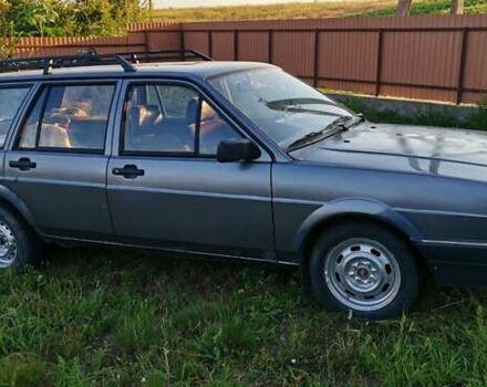 Серый Фольксваген Пассат, объемом двигателя 1.8 л и пробегом 330 тыс. км за 999 $, фото 1 на Automoto.ua