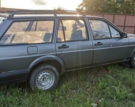 Серый Фольксваген Пассат, объемом двигателя 1.8 л и пробегом 330 тыс. км за 999 $, фото 2 на Automoto.ua