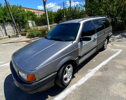 Серый Фольксваген Пассат, объемом двигателя 1.8 л и пробегом 236 тыс. км за 1000 $, фото 3 на Automoto.ua