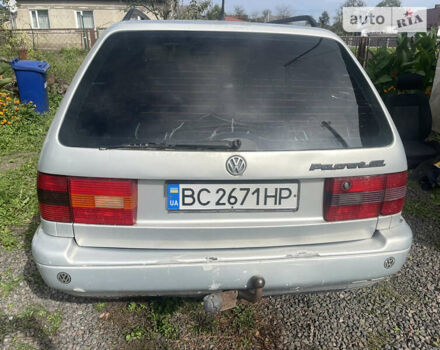 Серый Фольксваген Пассат, объемом двигателя 1.6 л и пробегом 333 тыс. км за 1999 $, фото 2 на Automoto.ua