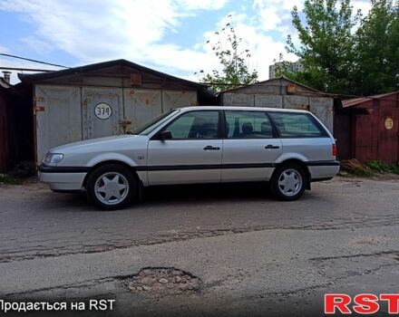 Сірий Фольксваген Пассат, об'ємом двигуна 1.8 л та пробігом 312 тис. км за 3200 $, фото 4 на Automoto.ua