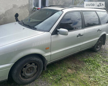 Серый Фольксваген Пассат, объемом двигателя 1.6 л и пробегом 333 тыс. км за 1999 $, фото 1 на Automoto.ua