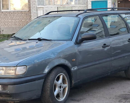 Серый Фольксваген Пассат, объемом двигателя 1.6 л и пробегом 100 тыс. км за 1350 $, фото 3 на Automoto.ua