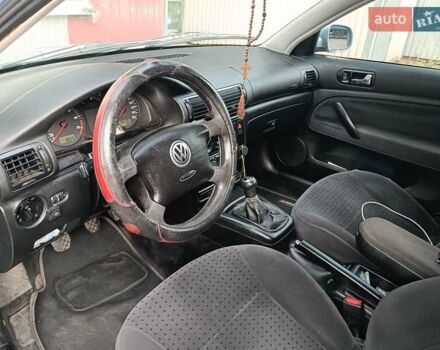 Серый Фольксваген Пассат, объемом двигателя 1.6 л и пробегом 395 тыс. км за 3200 $, фото 3 на Automoto.ua