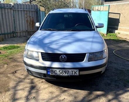 Сірий Фольксваген Пассат, об'ємом двигуна 1.8 л та пробігом 328 тис. км за 3500 $, фото 2 на Automoto.ua