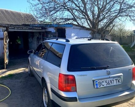 Сірий Фольксваген Пассат, об'ємом двигуна 1.8 л та пробігом 328 тис. км за 3500 $, фото 5 на Automoto.ua
