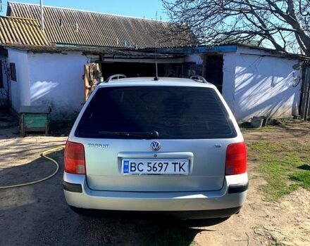 Сірий Фольксваген Пассат, об'ємом двигуна 1.8 л та пробігом 328 тис. км за 3500 $, фото 6 на Automoto.ua