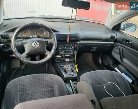 Серый Фольксваген Пассат, объемом двигателя 1.6 л и пробегом 395 тыс. км за 3200 $, фото 8 на Automoto.ua