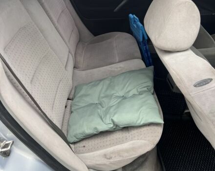 Серый Фольксваген Пассат, объемом двигателя 1.6 л и пробегом 300 тыс. км за 2000 $, фото 6 на Automoto.ua