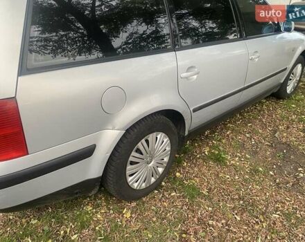 Серый Фольксваген Пассат, объемом двигателя 1.6 л и пробегом 255 тыс. км за 3300 $, фото 4 на Automoto.ua