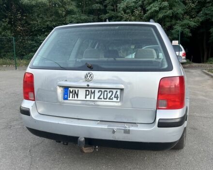 Серый Фольксваген Пассат, объемом двигателя 1.8 л и пробегом 400 тыс. км за 2000 $, фото 5 на Automoto.ua